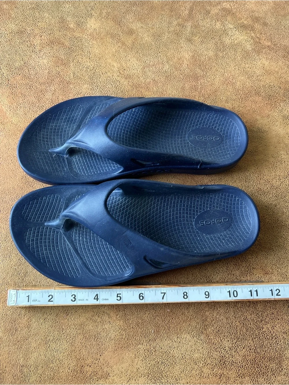 OOFOS Navy Blue Recovery Thong Sandal flip flops. M 9 W 11 eur 42